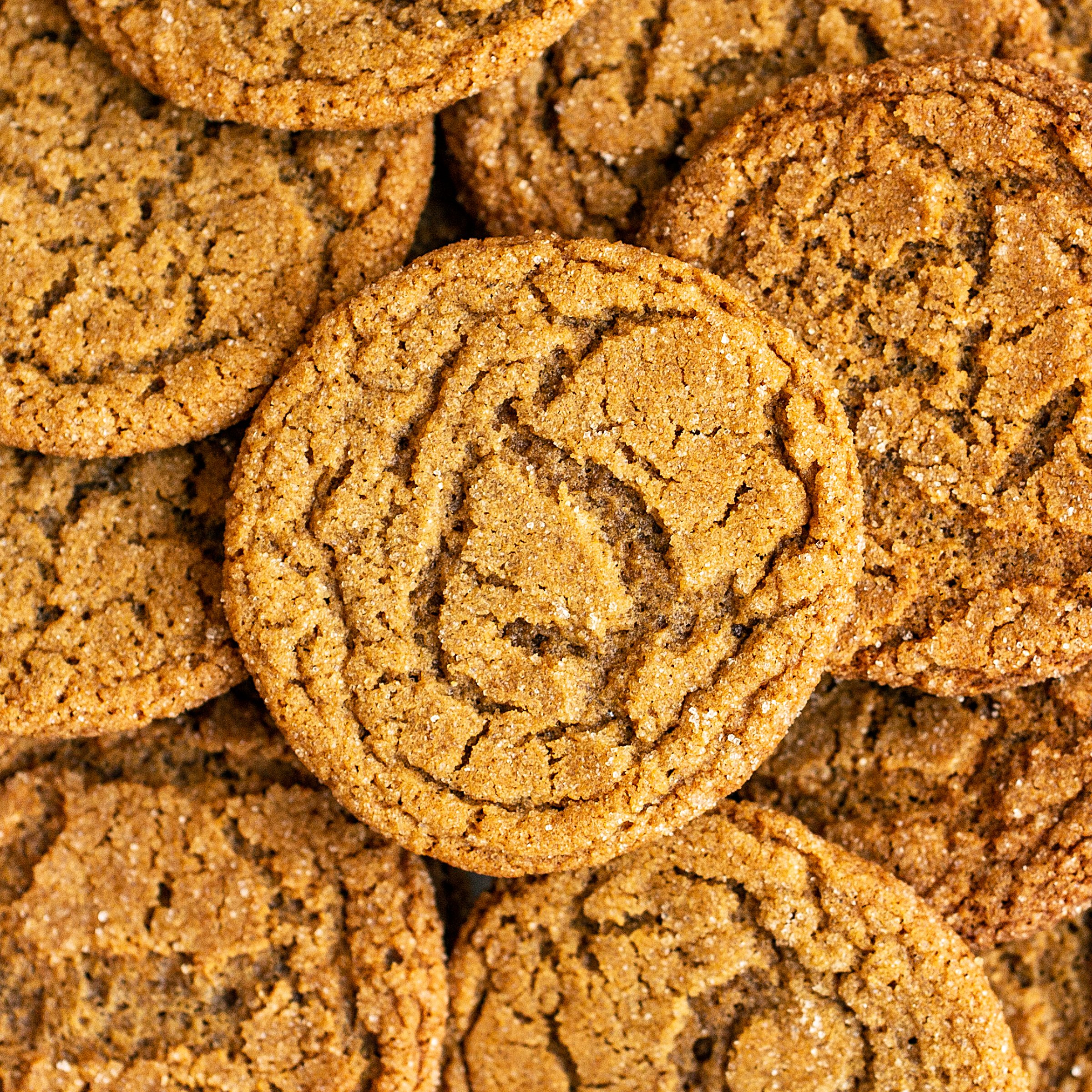 Cracked-Surface Crunchy Gingersnaps