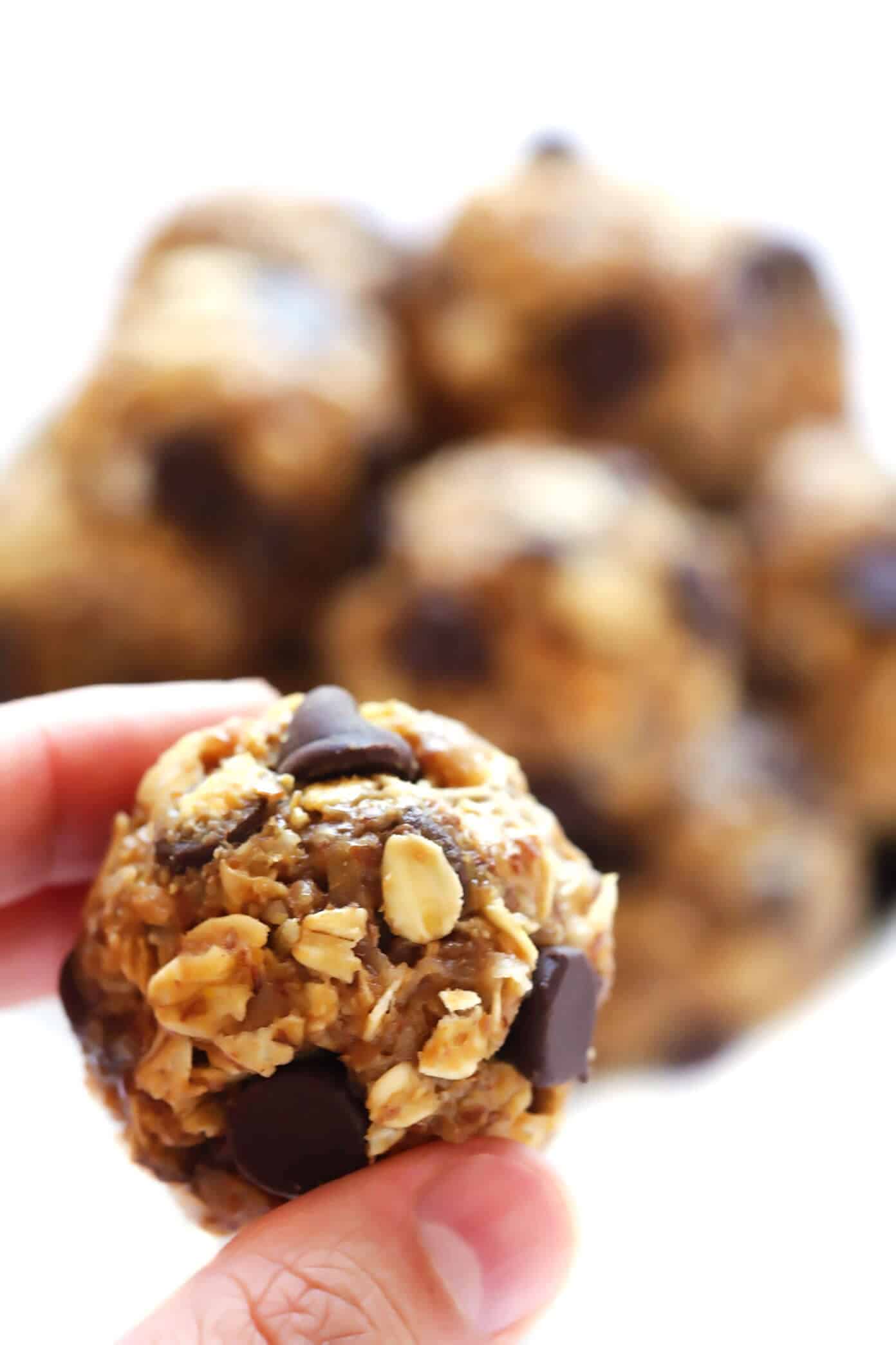 No Bake Peanut Butter Chocolate Chip Energy Bites