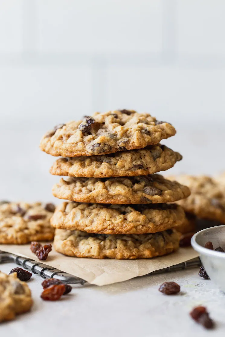 Oatmeal Raisin Cookies (Classic)