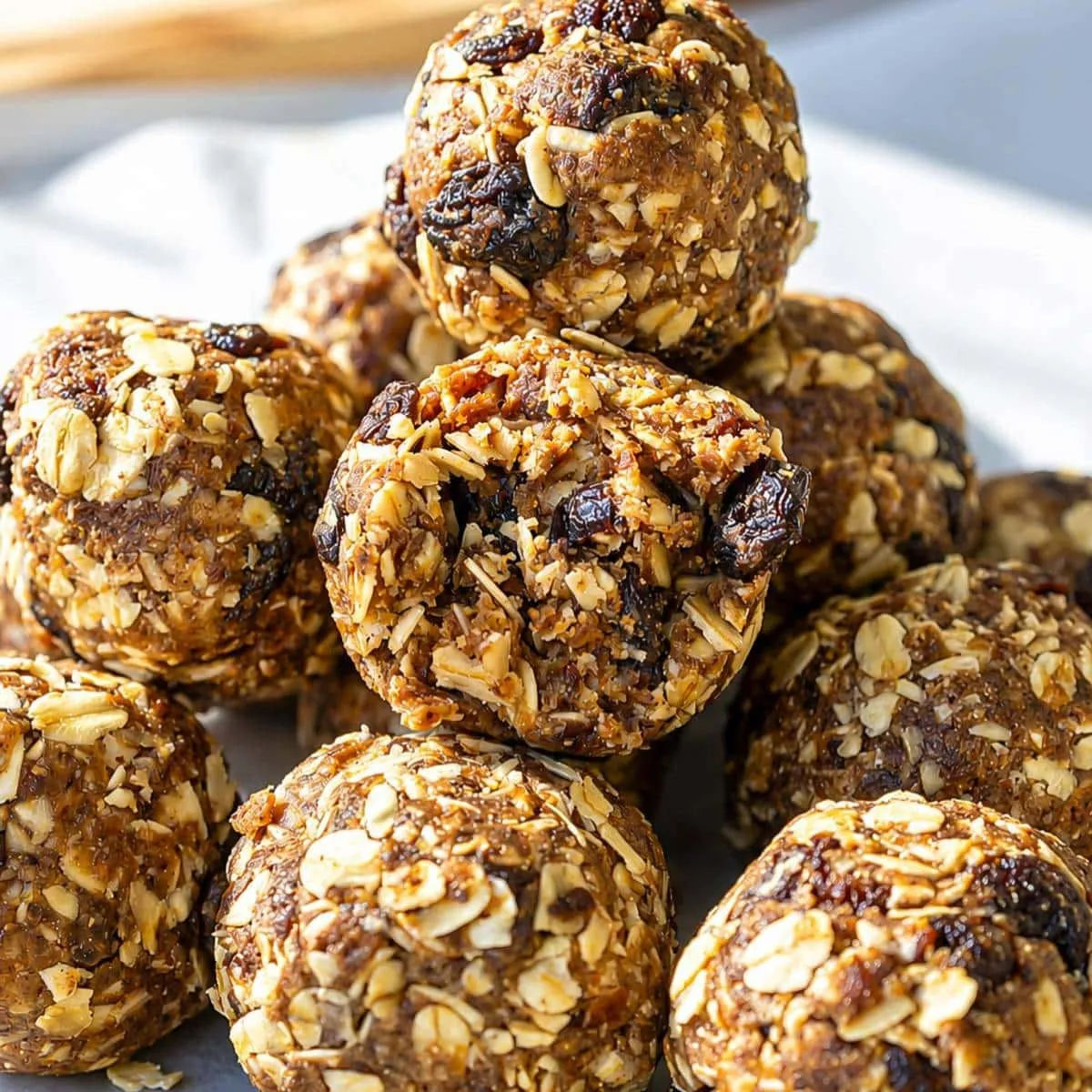 Oatmeal Raisin Energy Bites