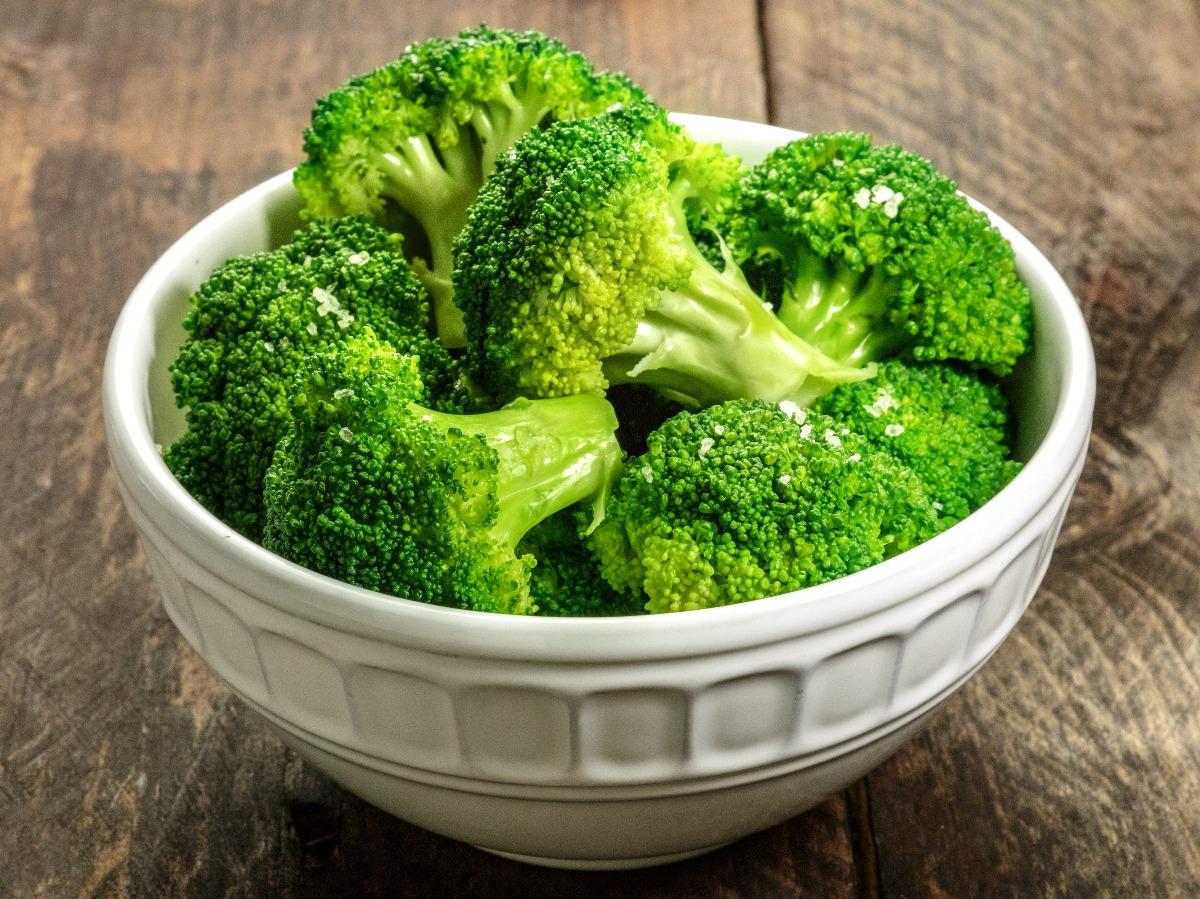 Steamed Broccoli with Vinaigrette